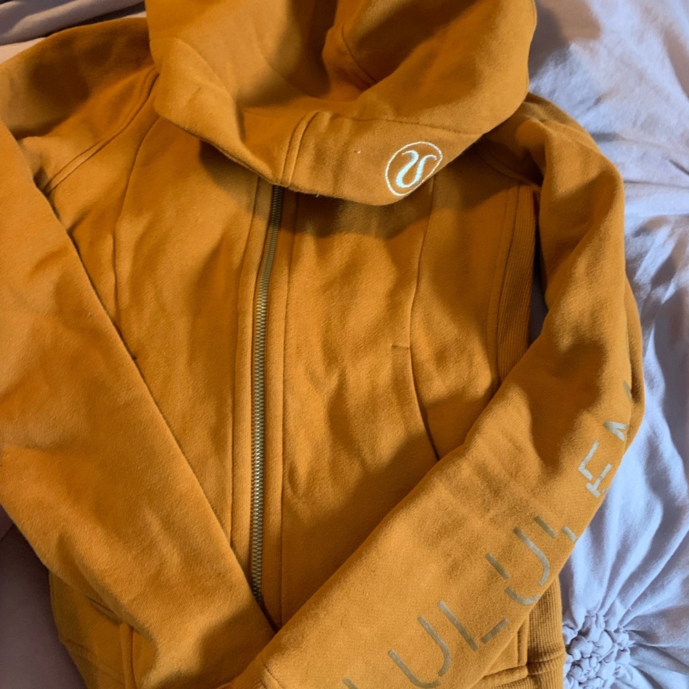 Like new lululemon size 2 scuba zip up hoodie. Worn 2x maybe